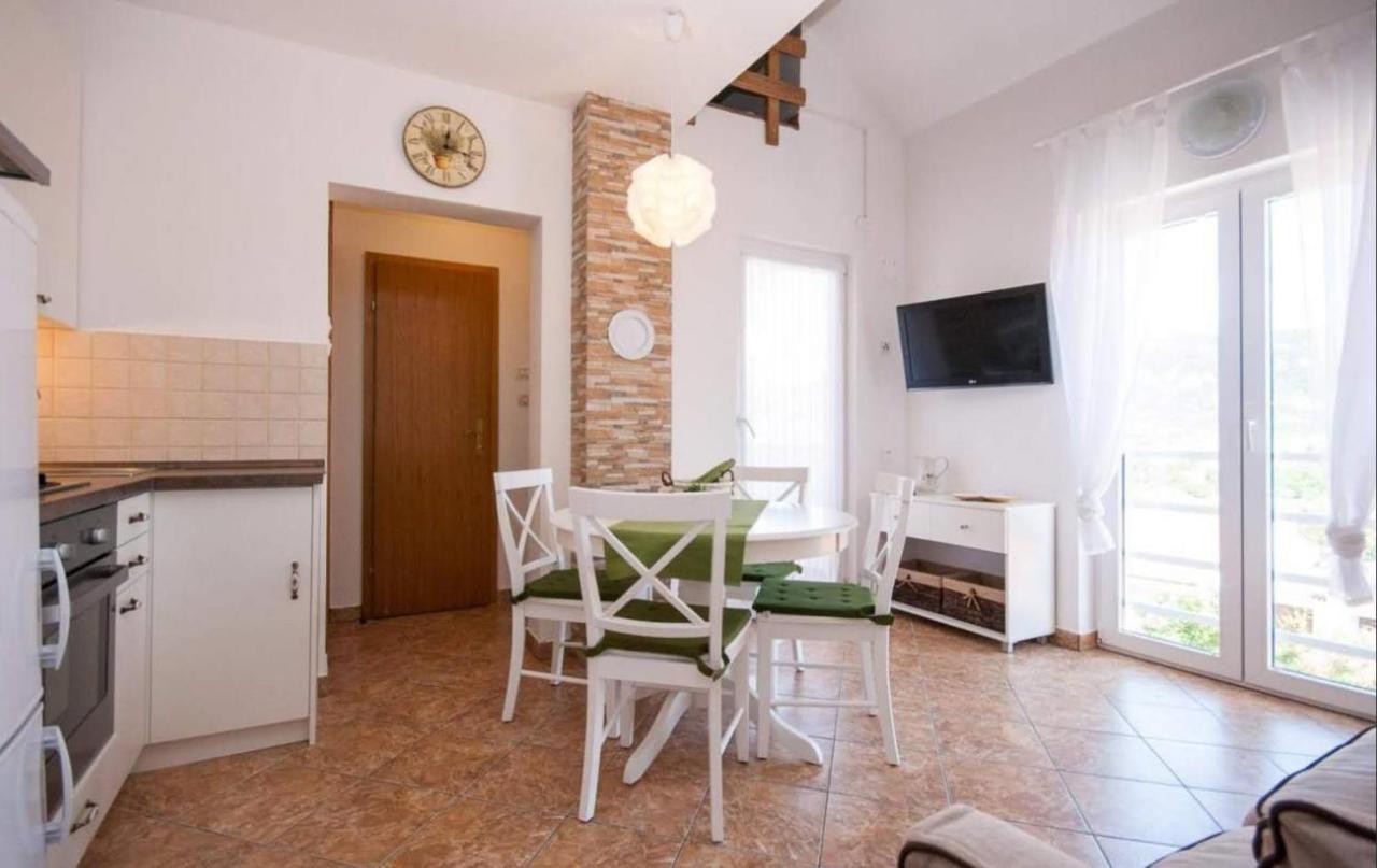 Apartment Helmut With Sea View Baška Exteriör bild