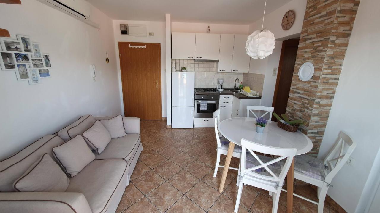 Apartment Helmut With Sea View Baška Exteriör bild